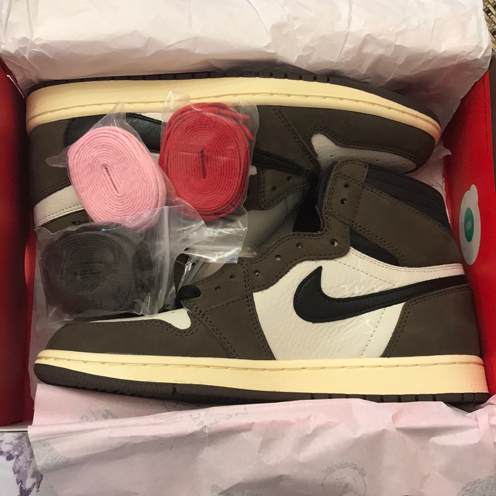 Travis Scott air Jordan 1
